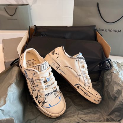 Balenciaga Couple's Fashion Graffiti Canvas Shoes - Image 6