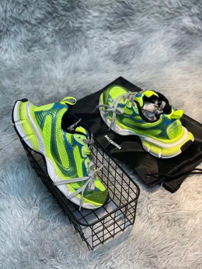 Balenciaga stylish sneakers - Image 6