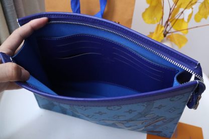 Louis Vuitton POCHETTE VOYAGE Medium Handbag - Image 6