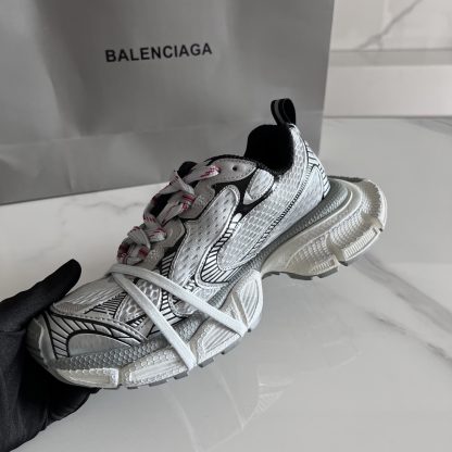 Balenciaga distressed trendy running shoes - Image 6