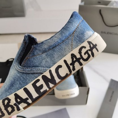 Balenciaga distressed graffiti casual shoes - Image 6