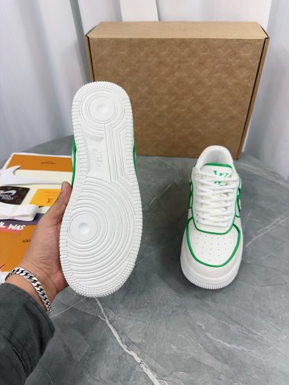 Louis Vuitton couple's co-branded sports shoes - Image 6