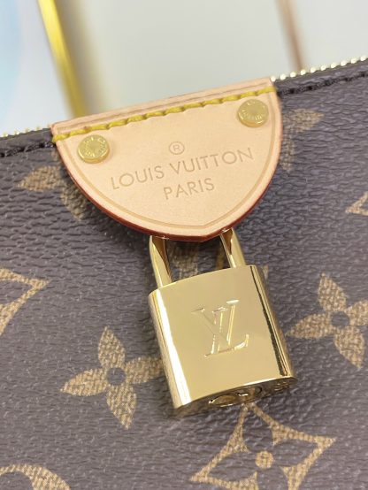 Louis Vuitton POCHETTE TIRETTE Monogram Underarm Bag - Image 6