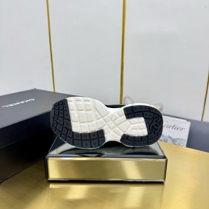 Chanel men's and women's couple's black and white classic breathable casual dad shoes - Image 6