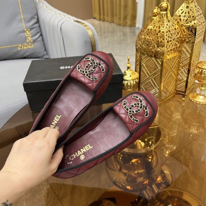 Chanel autumn and winter new red small round head retro loafers - Image 6