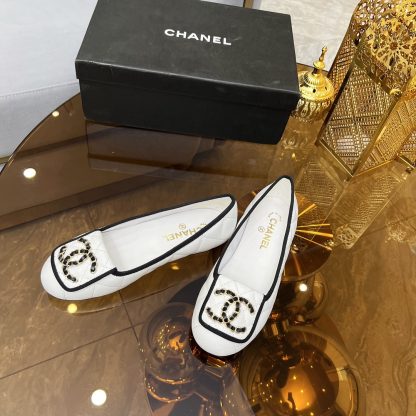 Chanel autumn and winter new white small round head retro loafers - Image 6