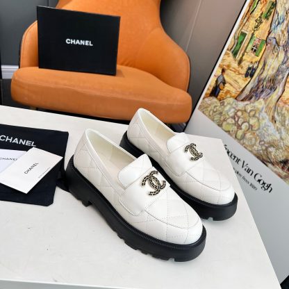 Chanel autumn and winter delicate small round head slim white loafers - Image 6