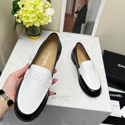 Chanel black and white autumn new goddess series loafers - Image 6