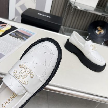 Chanel autumn and winter series new retro style small round head white loafers - Image 6