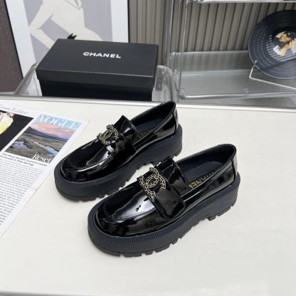 Chanel autumn and winter series new retro style small round head black shiny loafers - Image 6