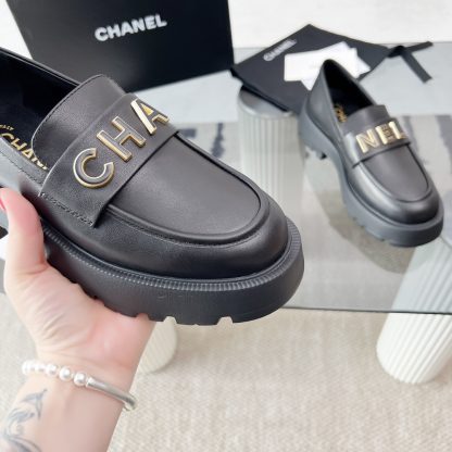 Chanel Autumn and Winter Series Black New Product Small Round Head European and American Catwalk Style Loafers - Image 5