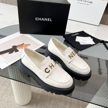 Chanel autumn and winter series white new small round head European and American catwalk loafers - Image 6
