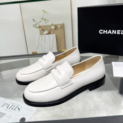Chanel white early spring new small round head delicate loafers - Image 6