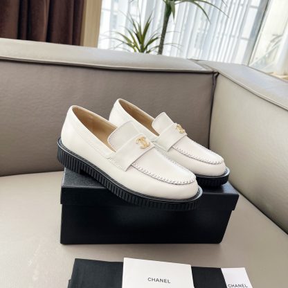 Chanel Early Spring Dance Shoes Series White Small Round Head Retro Loafers - Image 6