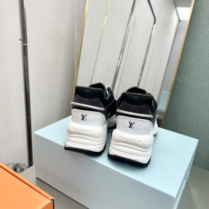 Louis Vuitton Run 55 sneakers - Image 6