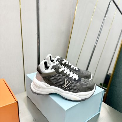 Louis Vuitton Run 55 sneakers - Image 6