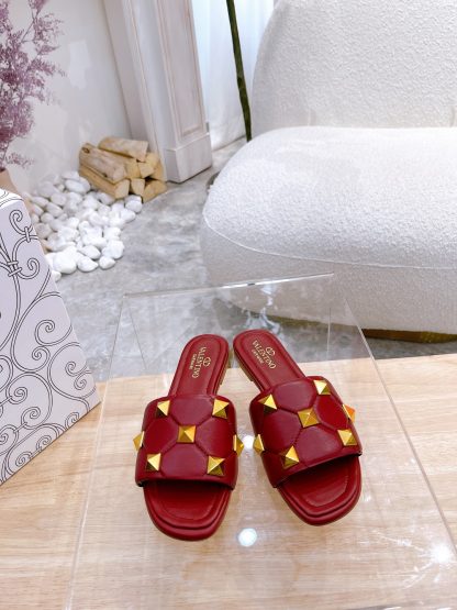 VALENTINO hot rivet element luxury slippers