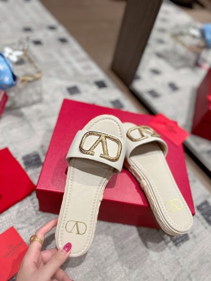 VALENTINO exquisite minimalist white slippers - Image 6