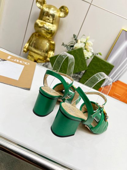 Gucci's new spring and summer rhinestone buckle round-toe thick-heeled sandals - Image 6