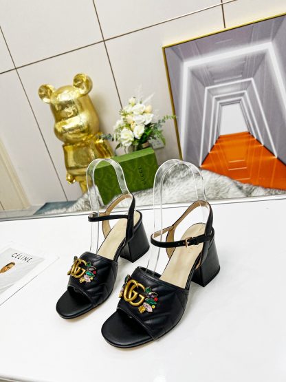 Gucci's new spring and summer rhinestone buckle round-toe thick-heeled sandals - Image 6