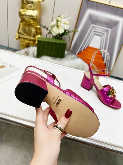 Gucci's new spring and summer rhinestone buckle round-toe thick-heeled sandals - Image 6