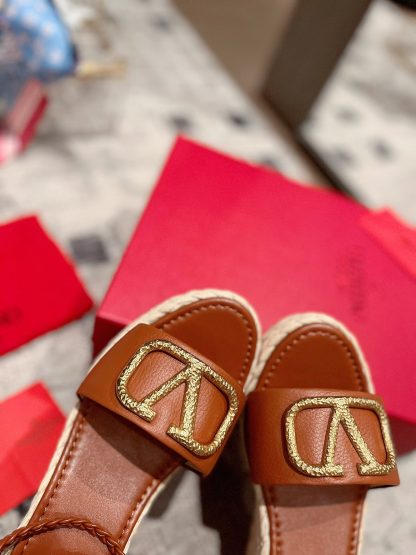 VALENTINO exquisite V-buckle braided hemp rope wedge sandals - Image 6