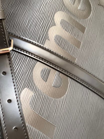 Louis Vuitton supreme travel bag - Image 6