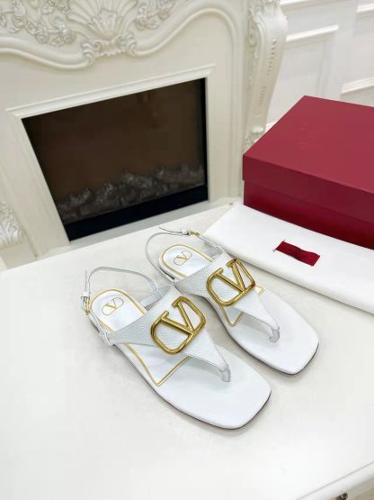 VALENTINO Fashionable and versatile thong sandals - Image 6