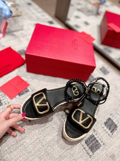 VALENTINO Fashion Litchi Pattern Large V Buckle Exquisite Wedge Sandals - Image 6
