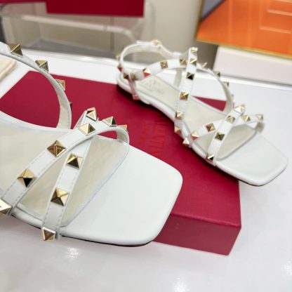 VALENTINO simple and versatile rivet element fashionable flat sandals - Image 6