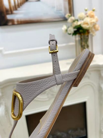 VALENTINO fashionable and versatile thong sandals - Image 6