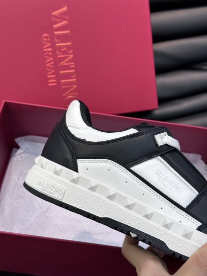 VALENTINO low-top sneakers in calfskin with rivets - Image 6