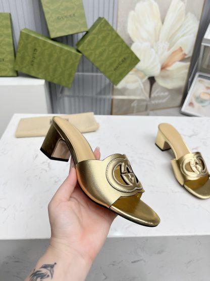 Gucci Interlocking G slide sandals - Image 6