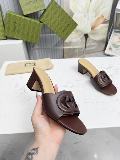 Gucci Interlocking G slide sandals - Image 5
