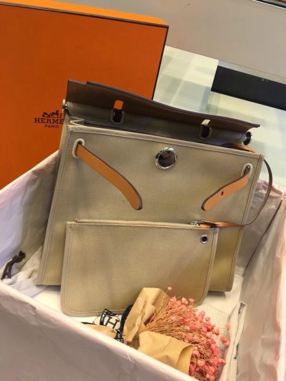 Hermes Brown Daily Crossbody Bag 31cm Khaki Light Brown Universal Edition for Men and Women - Image 5