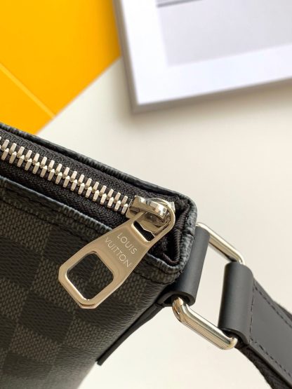Louis Vuitton n41211 black leather bag - Image 6