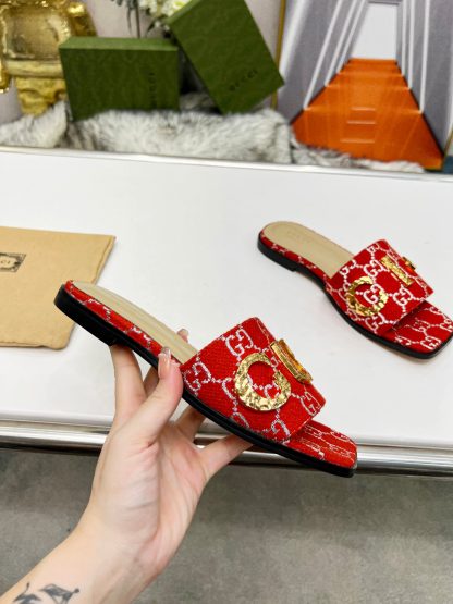 Gucci women's flat slippers - Image 6
