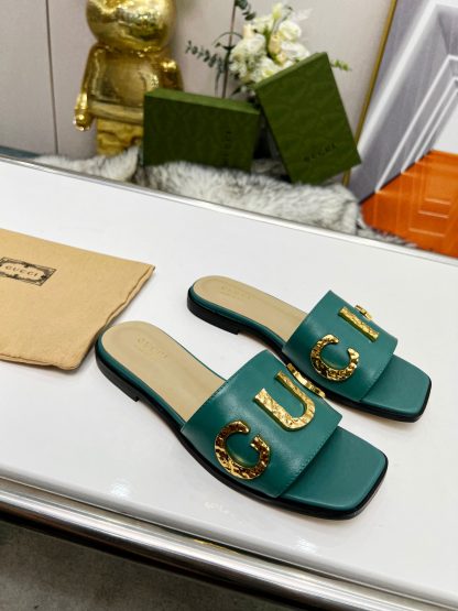 Gucci women's flat slippers - Image 6