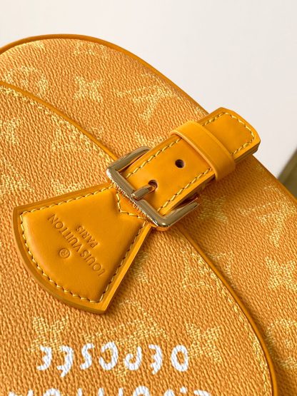 Louis Vuitton Montsouris Small Messenger Bag - Image 6