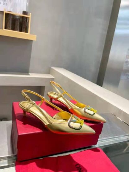 VALENTINO Diamond Big V Buckle Exquisite High Heels - Image 6