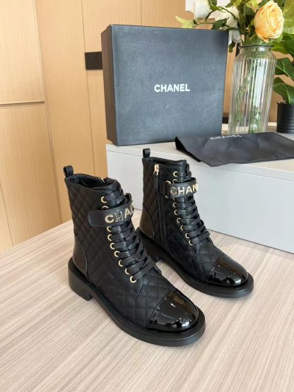 Chanel's latest black Martin boots for autumn and winter - Image 6