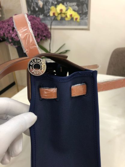 Hermes dark blue with khaki waterproof fashion casual crossbody bag unisex 31cm - Image 6