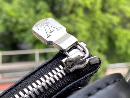 Louis Vuitton m69443 white check trio messenger bag - Image 6