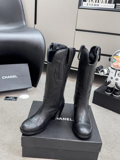 Chanel's black autumn and winter main season boots worth adding to your wardrobe - Image 6