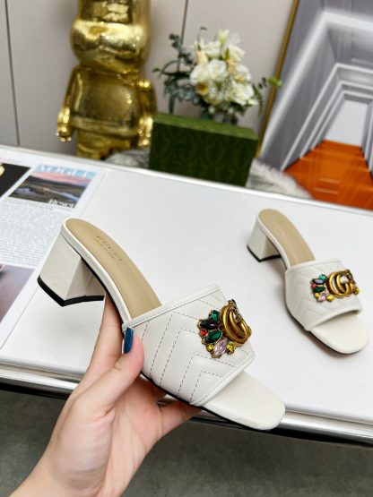Gucci spring and summer new GG rhinestone buckle round toe thick heel slippers - Image 6