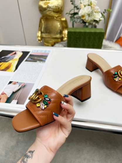 Gucci spring and summer new GG rhinestone buckle round toe thick heel slippers - Image 6
