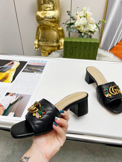 Gucci spring and summer new GG rhinestone buckle round toe thick heel slippers - Image 7