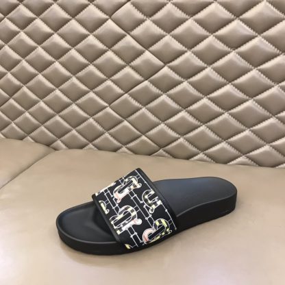 Burberry classic men's slippers - Image 6