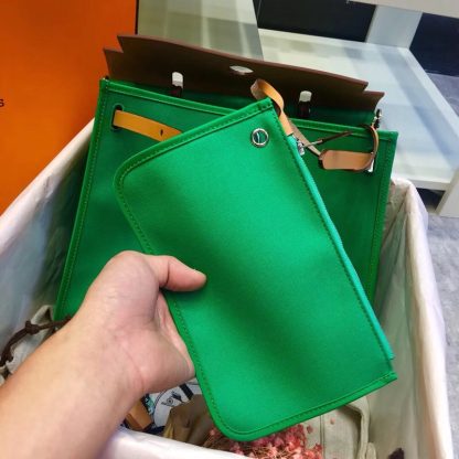 Hermes green low-key not dull lightweight waterproof messenger bag size 31cm - Image 6