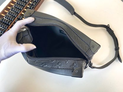 Louis Vuitton M55700 Soft Trunk Bag - Image 6